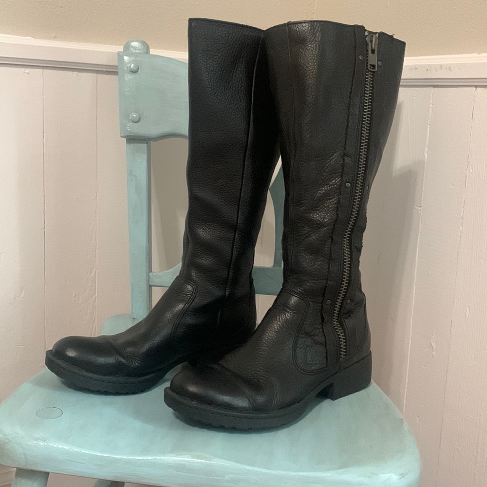 Born tall black boots with zipper. Size 8.